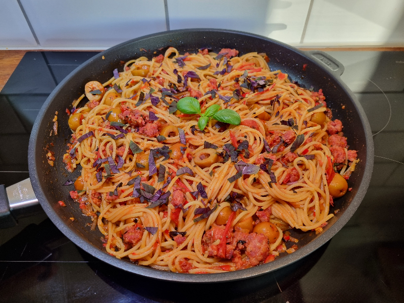 pasta med spicy salsiccia