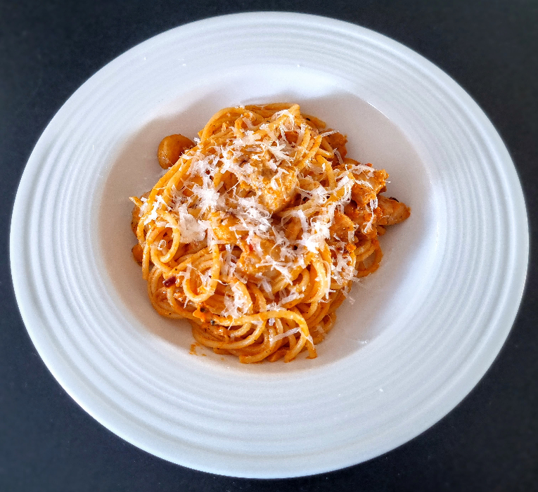 kremet pasta med rød pesto